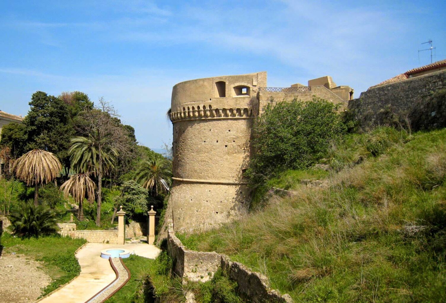 Interpello per vari profili professionali