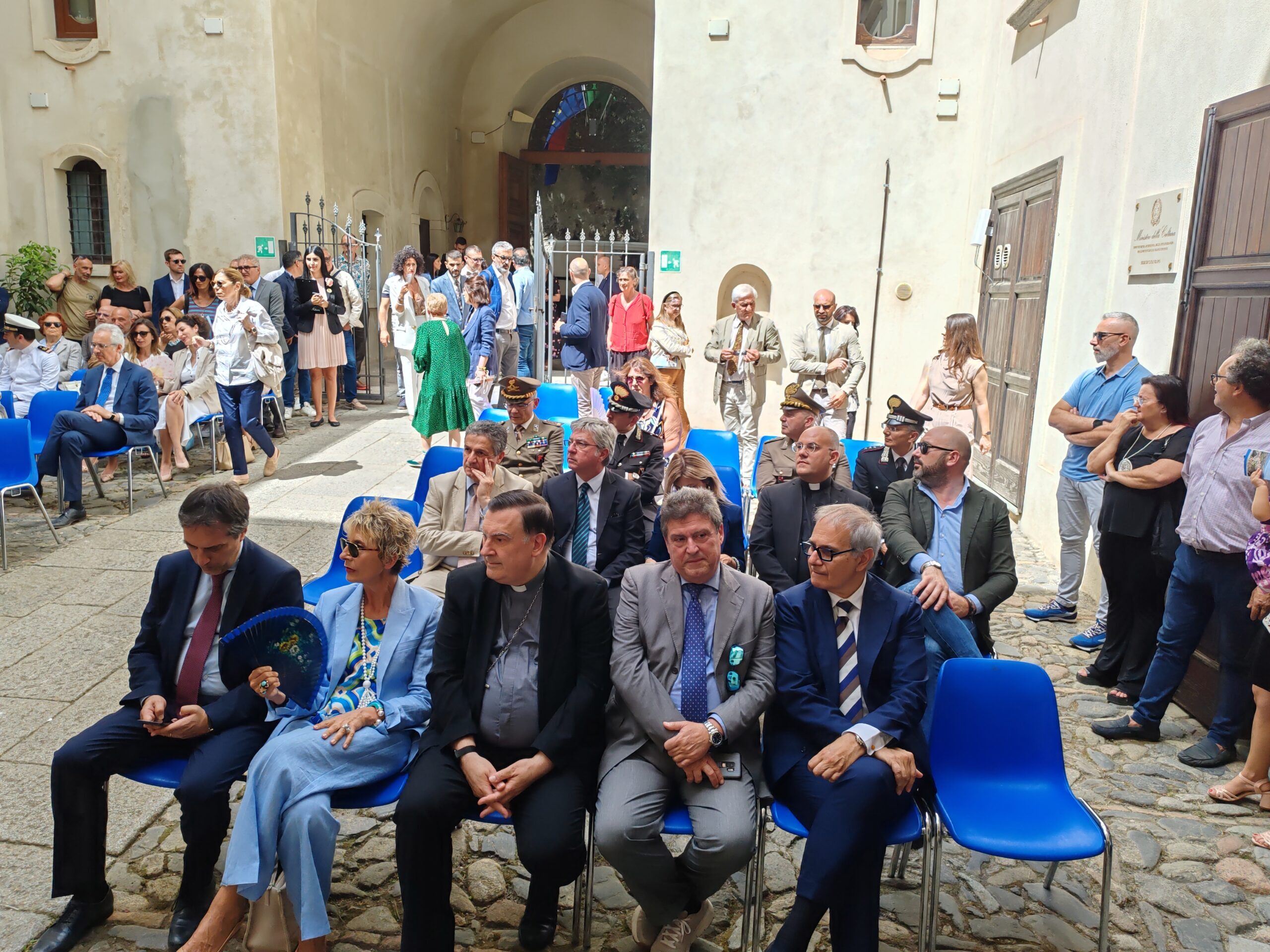 Alcuni degli invitati all'evento di inaugurazione della nuova sede della SABAP CZ-KR