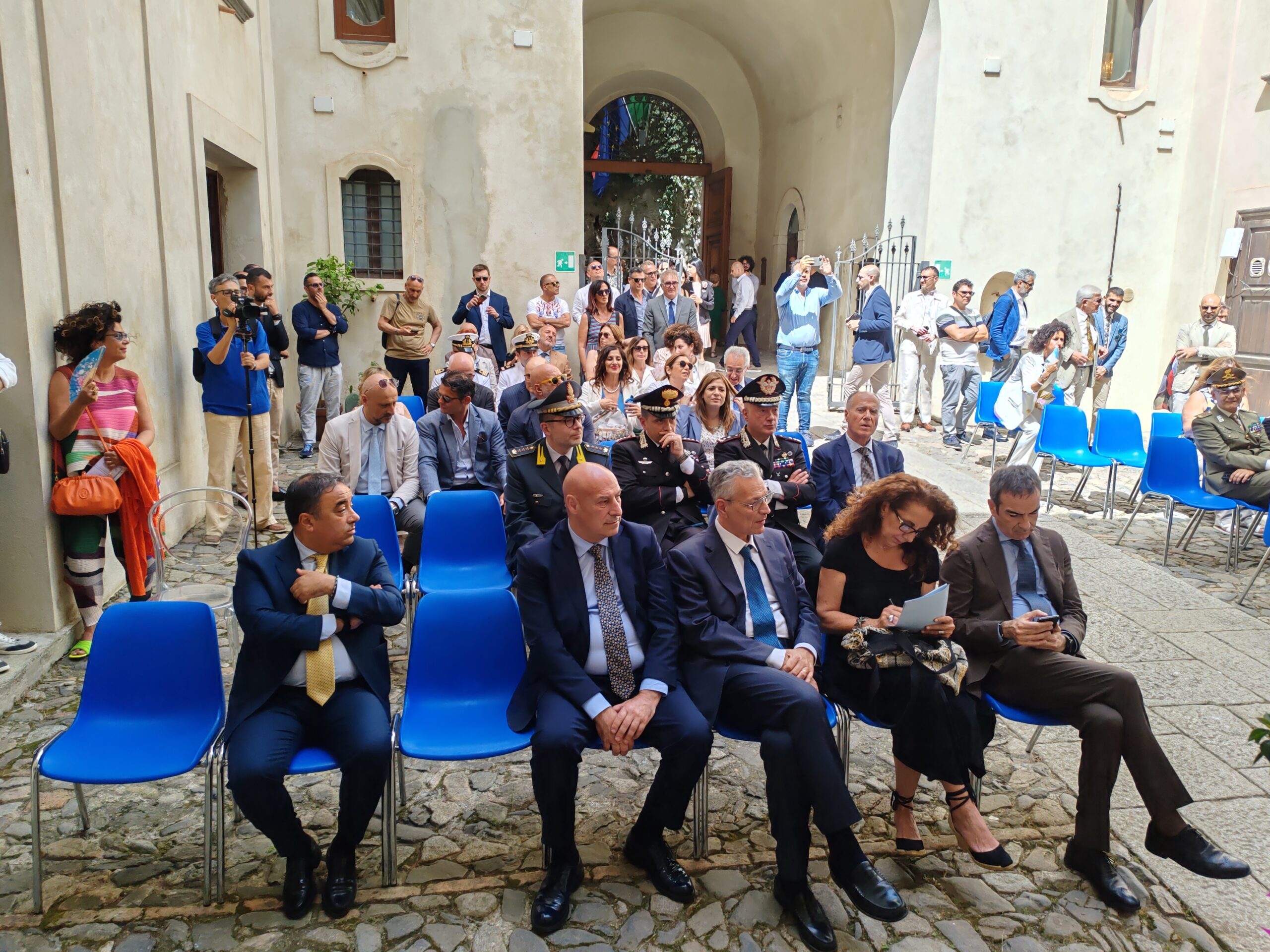 Alcuni degli invitati all'evento di inaugurazione della nuova sede della SABAP CZ-KR